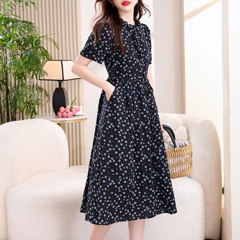 Vintage Navy Blue Floral Print - French Vintage Floral Midi Dress recension och pris